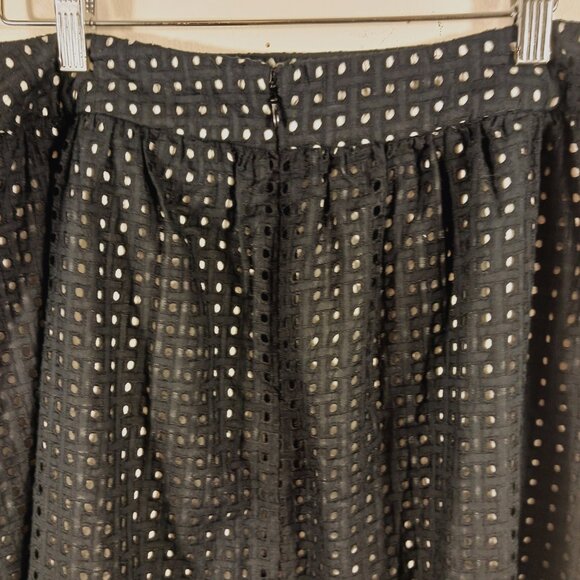 Dennis Basso Black Eyelet Pleated Skirt, White Lining, Size 14, Pockets, Classic - Picture 9 of 12